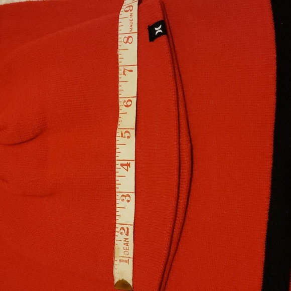 Hurley Red Beanie Hat and Scarf Set - NWT - Picture 6 of 7